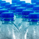 Wasserplastikflaschen