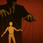 Ein großer, dunkel gehaltener Puppenspieler kontrolliert eine hölzerne Marionette über Fäden, vor einem rotbraunen, strukturierten Hintergrund